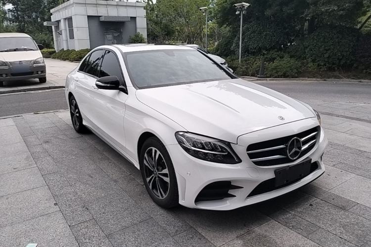Used Mercedes-Benz C-Class 2019 C 260 Sport Edition Front Right 45 Deg
