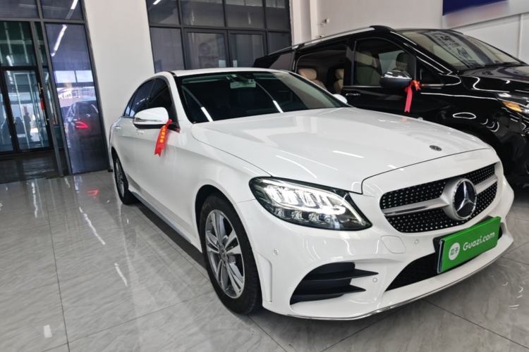 Used Mercedes-Benz C-Class 2019 C 180 L Fashion Edition Sport Version Front Right 45 Deg