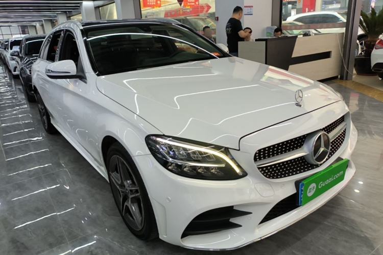 Used Mercedes-Benz C-Class 2019 C 260 Estate Front Right 45 Deg