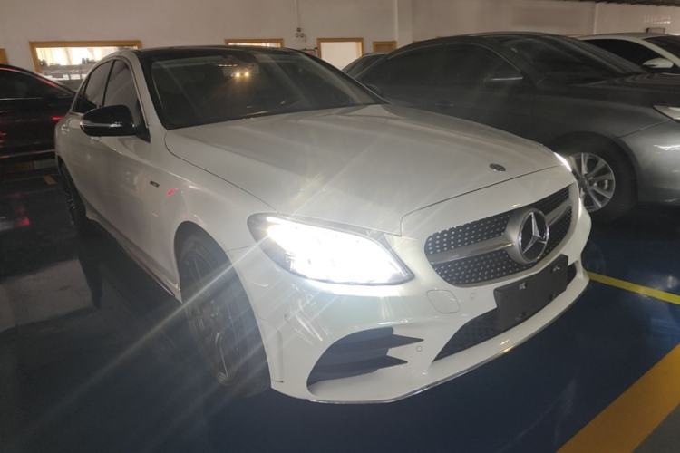 Used Mercedes-Benz C-Class 2019 Restyled C 260 L Sport Edition Front Right 45 Deg