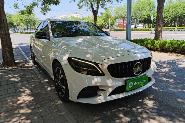Used Mercedes-Benz C-Class 2019 C 260 Sport Edition Front Right 45 Deg