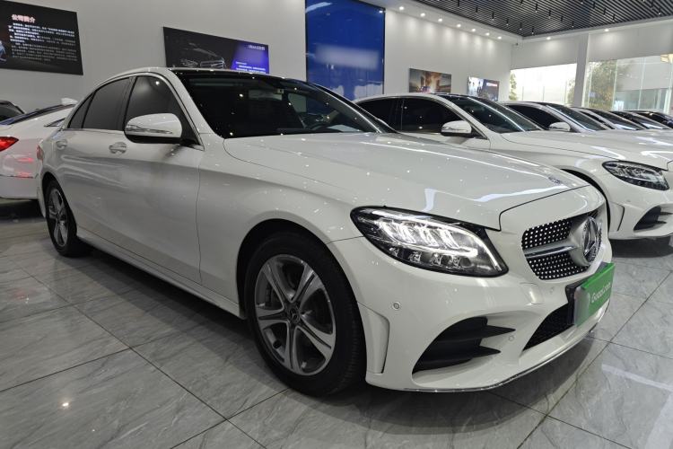 Used Mercedes-Benz C-Class 2019 Restyled C 260 L Sport Edition Front Right 45 Deg