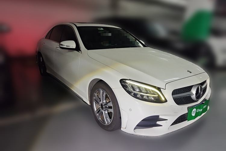 Used Mercedes-Benz C-Class 2019 C 180 L Fashion Edition Sport Version Front Right 45 Deg
