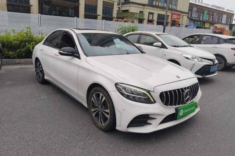 Used Mercedes-Benz C-Class 2019 C 260 Sport Edition Front Right 45 Deg