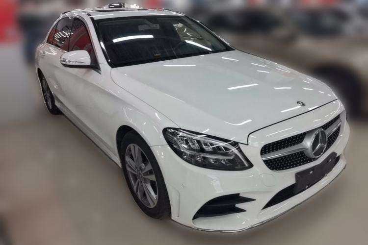 Used Mercedes-Benz C-Class 2019 C 180 L Fashion Edition Sport Version Front Right 45 Deg