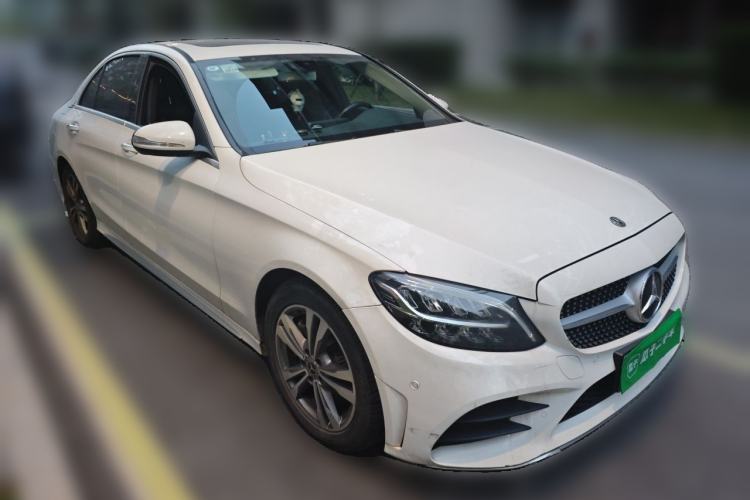 Used Mercedes-Benz C-Class 2019 C 180 L Fashion Edition Sport Version Front Right 45 Deg