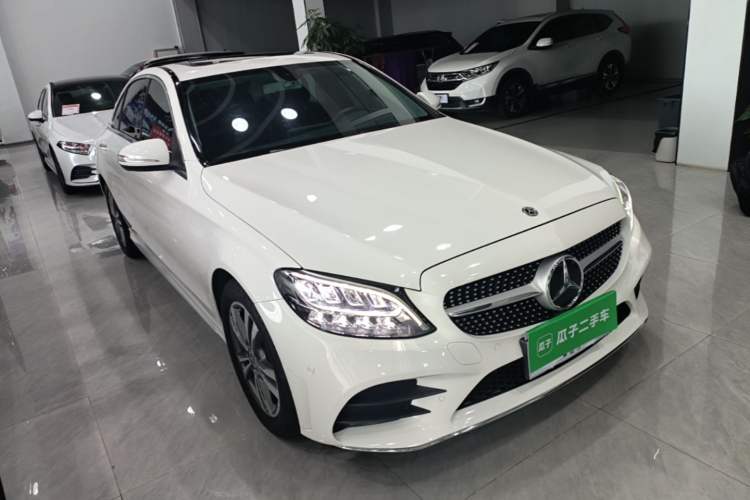 Used Mercedes-Benz C-Class 2019 C 180 L Fashion Edition Sport Version Front Right 45 Deg