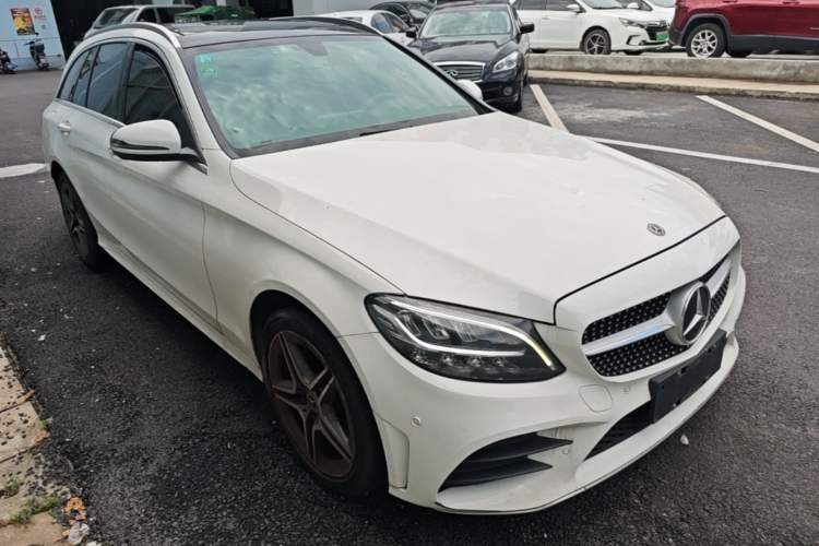 Used Mercedes-Benz C-Class 2019 C 260 Estate Front Right 45 Deg