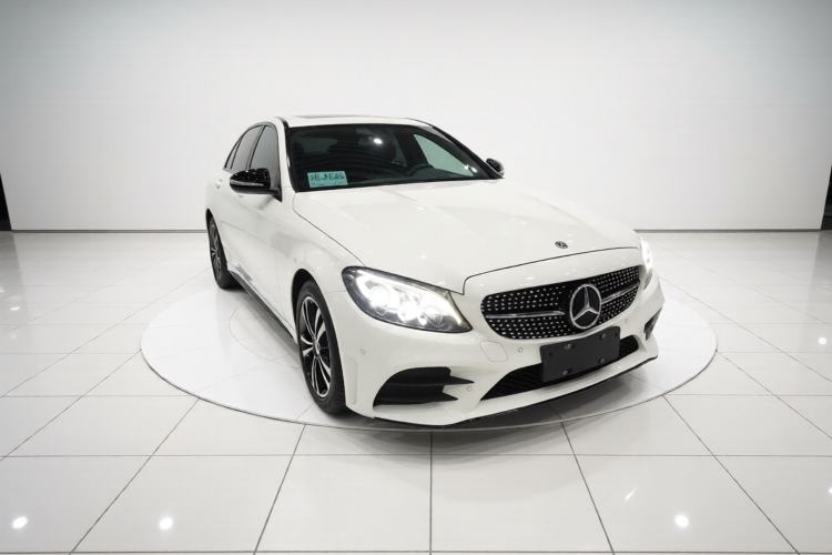 Used Mercedes-Benz C-Class 2019 C 260 Sport Edition Front Right 45 Deg