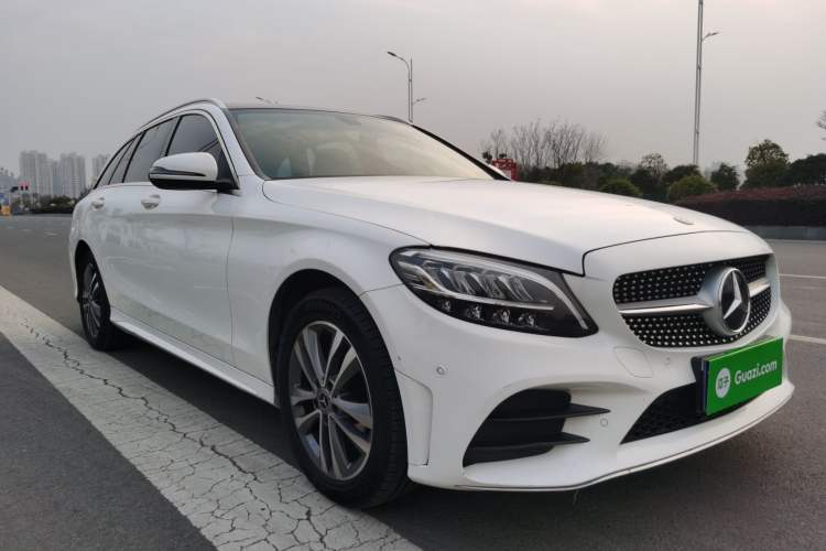Used Mercedes-Benz C-Class 2019 C 180 Estate Front Right 45 Deg