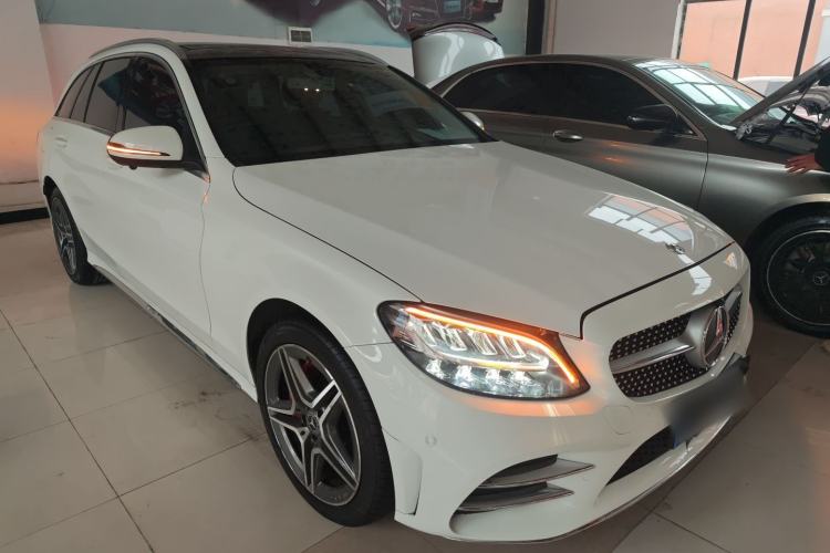 Used Mercedes-Benz C-Class 2019 C 260 Estate Front Right 45 Deg