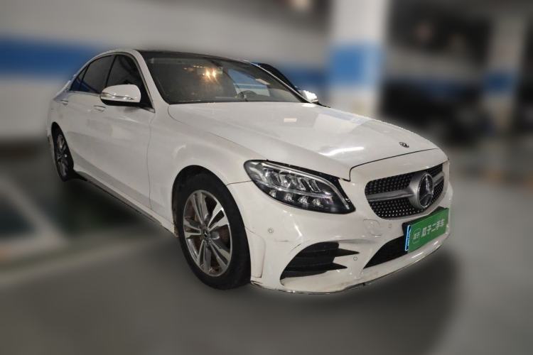 Used Mercedes-Benz C-Class 2019 C 180 L Fashion Edition Sport Version Front Right 45 Deg