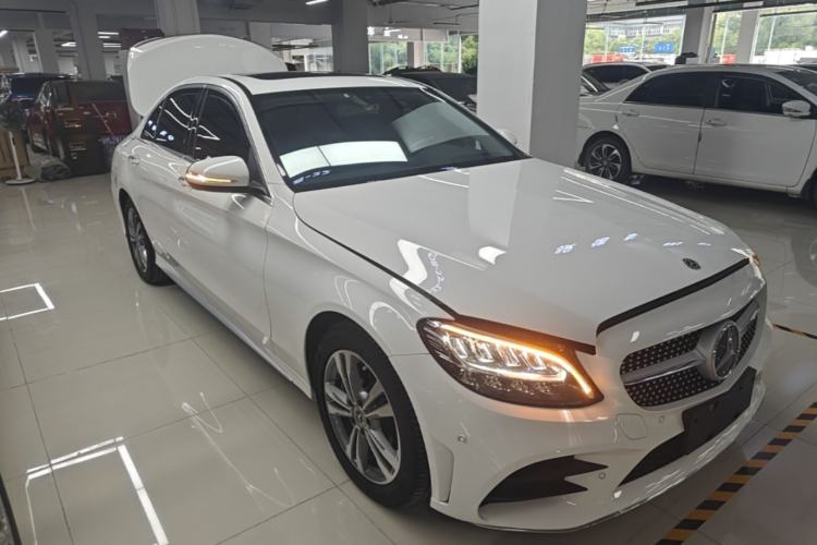 Used Mercedes-Benz C-Class 2019 C 180 L Fashion Edition Sport Version Front Right 45 Deg