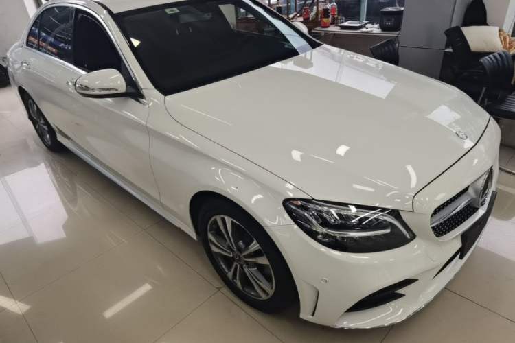 Used Mercedes-Benz C-Class 2019 C 180 L Fashion Edition Sport Version Front Right 45 Deg