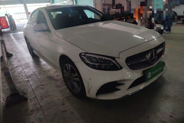 Used Mercedes-Benz C-Class 2019 C 180 L Fashion Edition Sport Version Front Right 45 Deg