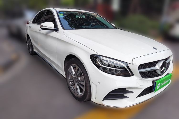 Used Mercedes-Benz C-Class 2019 C 180 L Fashion Edition Sport Version Front Right 45 Deg