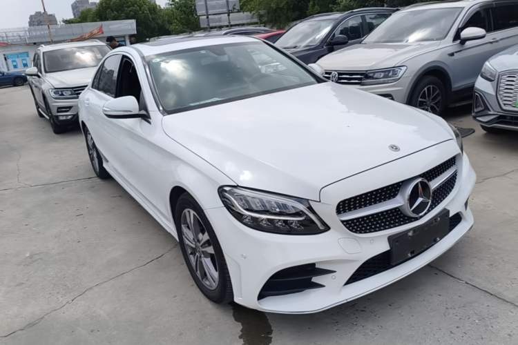 Used Mercedes-Benz C-Class 2019 C 180 L Fashion Edition Sport Version Front Right 45 Deg