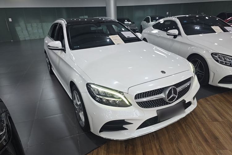 Used Mercedes-Benz C-Class 2019 C 260 Estate Front Right 45 Deg
