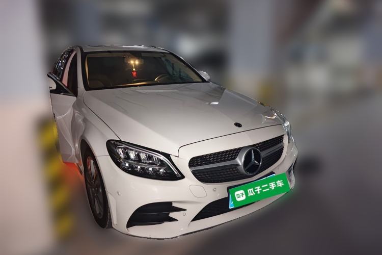 Used Mercedes-Benz C-Class 2019 C 180 L Fashion Edition Sport Version Front Right 45 Deg
