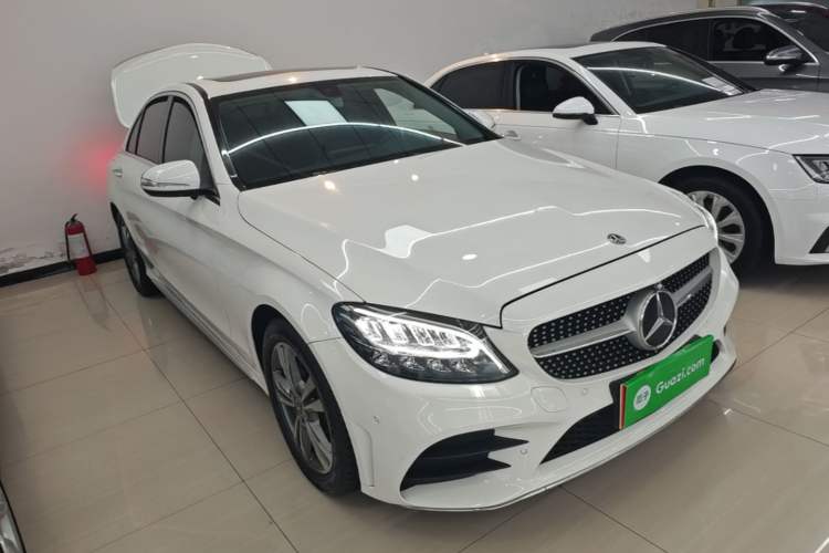 Used Mercedes-Benz C-Class 2019 C 180 L Fashion Edition Sport Version Front Right 45 Deg