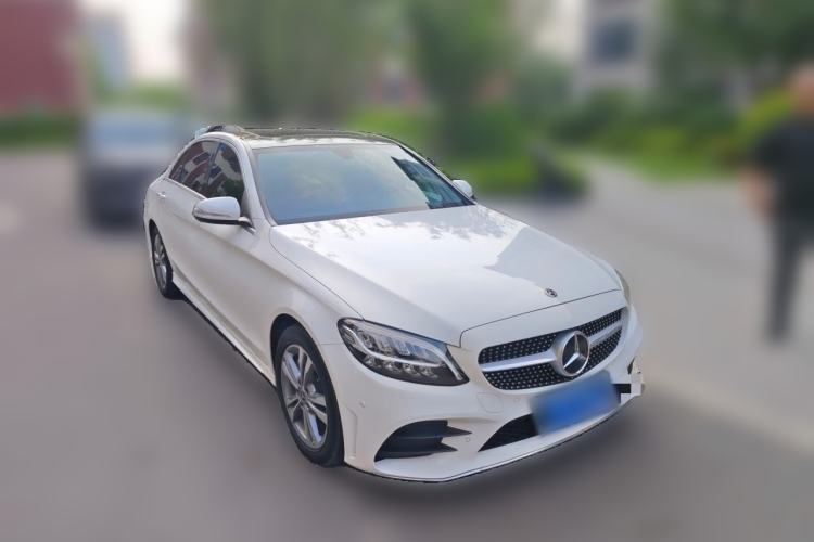 Used Mercedes-Benz C-Class 2019 C 180 L Fashion Edition Sport Version Front Right 45 Deg