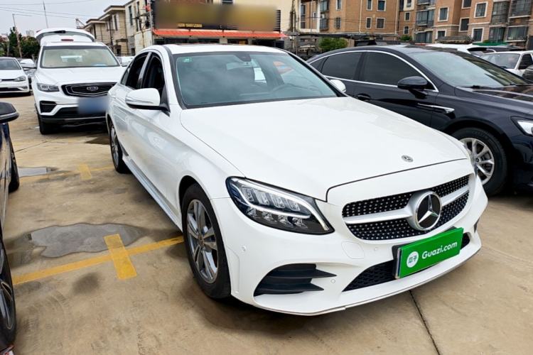 Used Mercedes-Benz C-Class 2019 C 180 L Fashion Edition Sport Version Front Right 45 Deg