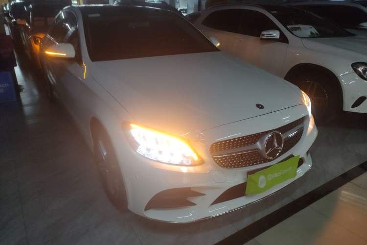 Used Mercedes-Benz C-Class 2019 Restyled C 260 L Sport Edition Front Right 45 Deg