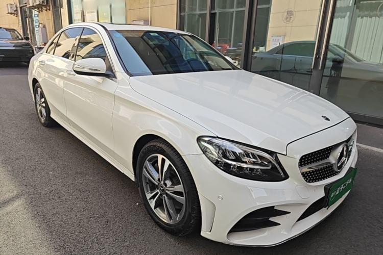 Used Mercedes-Benz C-Class 2019 C 180 L Fashion Edition Sport Version Front Right 45 Deg