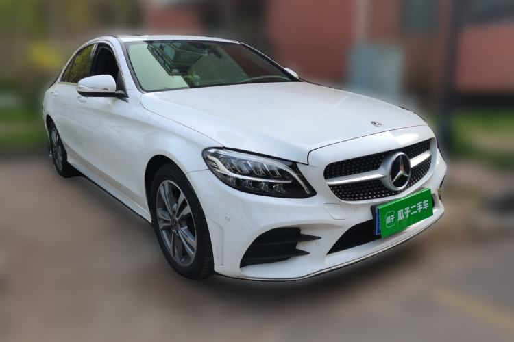 Used Mercedes-Benz C-Class 2019 C 180 L Fashion Edition Sport Version Front Right 45 Deg