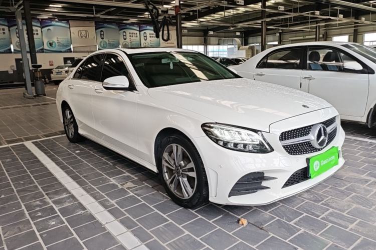 Used Mercedes-Benz C-Class 2019 C 180 L Fashion Edition Sport Version Front Right 45 Deg