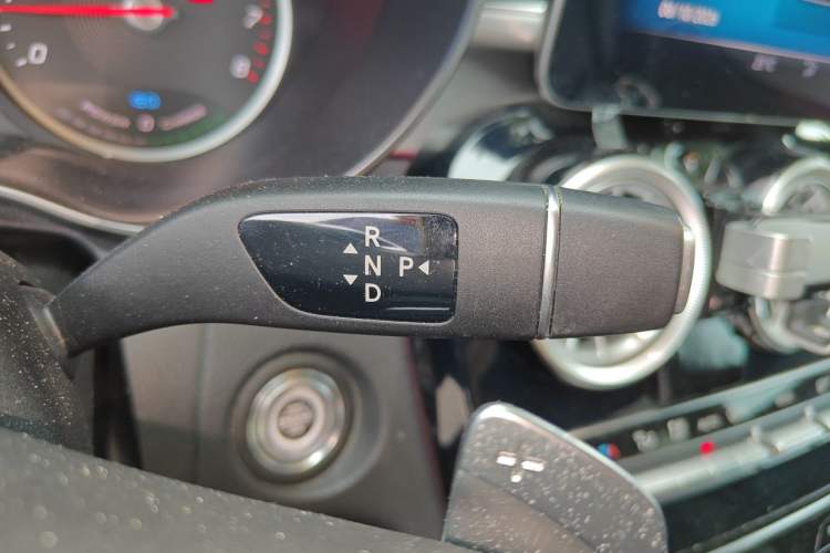 Used Mercedes-Benz C-Class 2019 C 260 Sport Edition Gear Lever