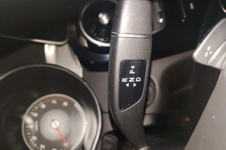 Used Mercedes-Benz C-Class 2019 C 260 Sport Edition Gear Lever