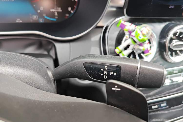 Used Mercedes-Benz C-Class 2019 C 180 L Dynamic Sports Edition Gear Lever