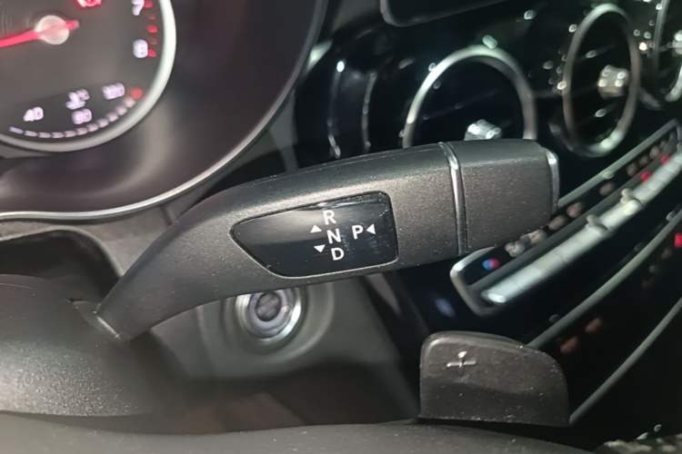 Used Mercedes-Benz C-Class 2019 C 180 L Dynamic Sports Edition Gear Lever