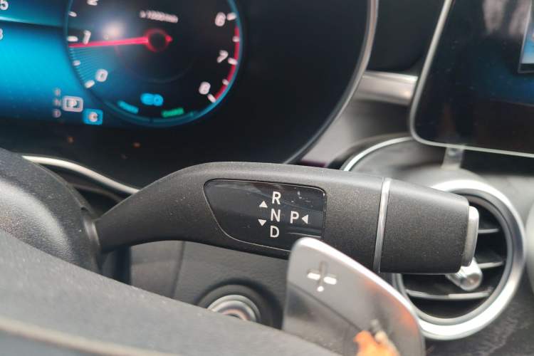 Used Mercedes-Benz C-Class 2019 C 260 4MATIC Coupe Gear Lever