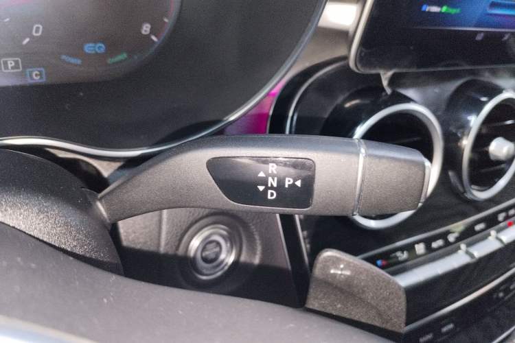 Used Mercedes-Benz C-Class 2019 C 260 L 4MATIC Sport Edition Gear Lever