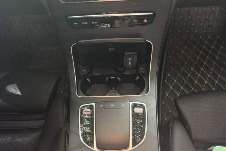 Used Mercedes-Benz C-Class 2019 C 260 L Sport Edition Gear Lever