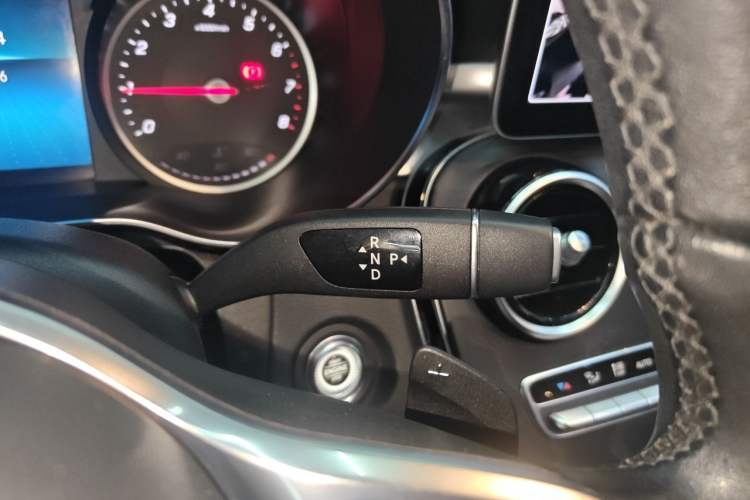 Used Mercedes-Benz C-Class 2019 C 180 L Fashion Edition Sport Version Gear Lever
