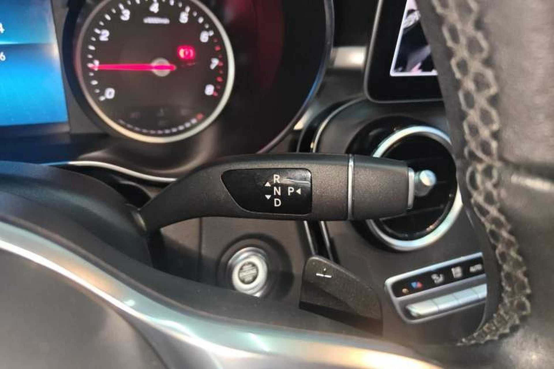 Used Mercedes-Benz C-Class 2019 C 180 L Fashion Edition Sport Version Gear Lever