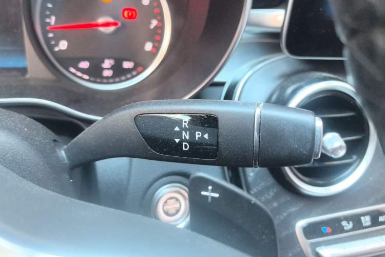 Used Mercedes-Benz C-Class 2019 C 180 L Fashion Edition Sport Version Gear Lever
