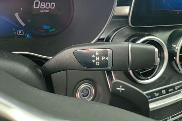 Used Mercedes-Benz C-Class 2019 Restyled C 260 L Sport Edition Gear Lever