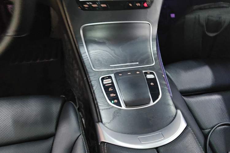 Used Mercedes-Benz C-Class 2019 Restyled C 260 L Sport Edition Gear Lever