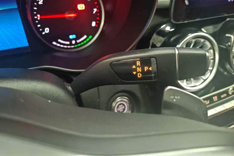 Used Mercedes-Benz C-Class 2019 C 260 Sport Edition Gear Lever