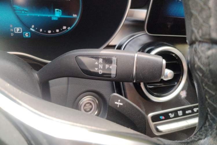 Used Mercedes-Benz C-Class 2019 Restyled C 260 L Sport Edition Gear Lever