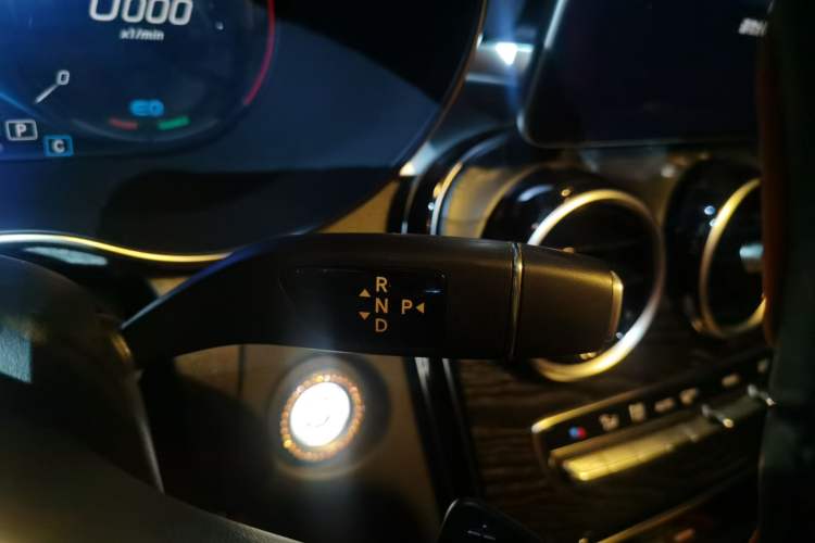Used Mercedes-Benz C-Class 2019 Restyled C 260 L Sport Edition Gear Lever