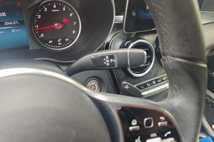 Used Mercedes-Benz C-Class 2019 C 180 L Fashion Edition Sport Version Gear Lever
