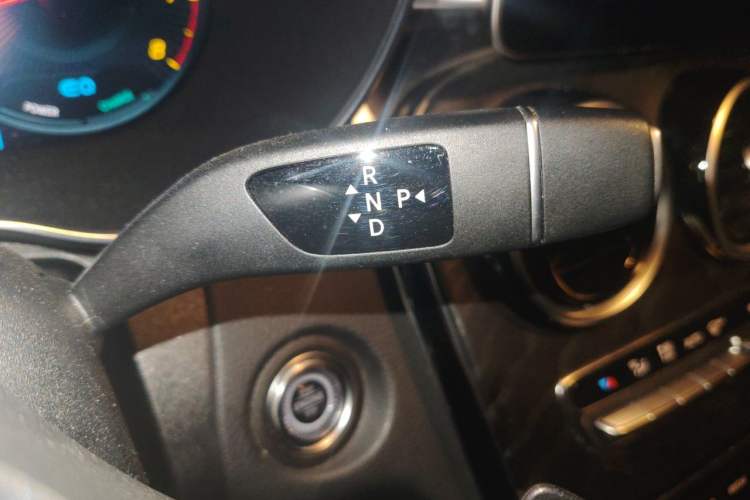 Used Mercedes-Benz C-Class 2019 C 260 L Sport Edition Gear Lever