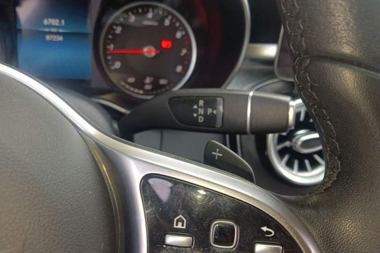 Used Mercedes-Benz C-Class 2019 C 180 L Fashion Edition Sport Version Gear Lever