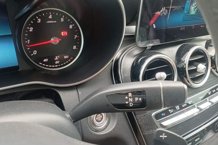 Used Mercedes-Benz C-Class 2019 C 180 L Fashion Edition Sport Version Gear Lever