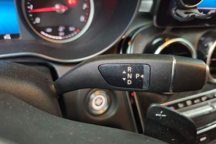 Used Mercedes-Benz C-Class 2019 C 180 L Fashion Edition Sport Version Gear Lever